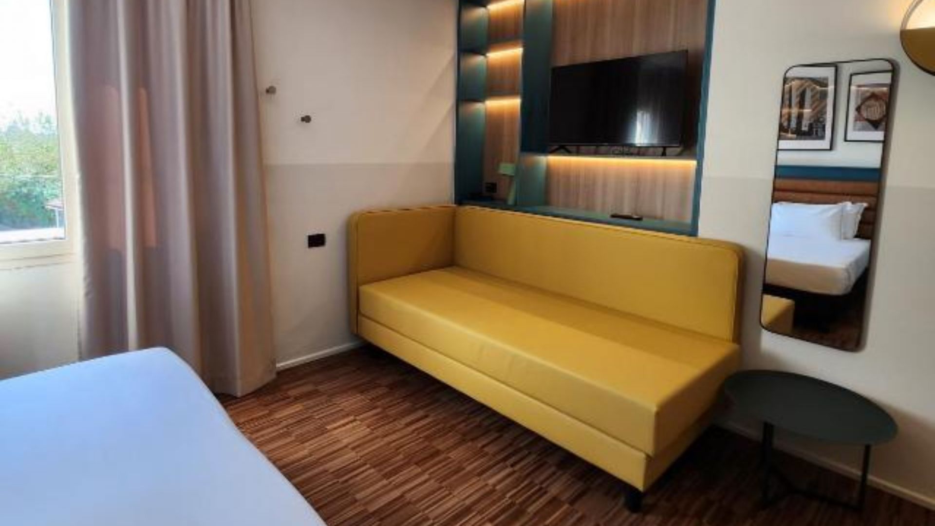 Imperial-Hotel-Bologna-Camera-Comfort-camera-con-divano